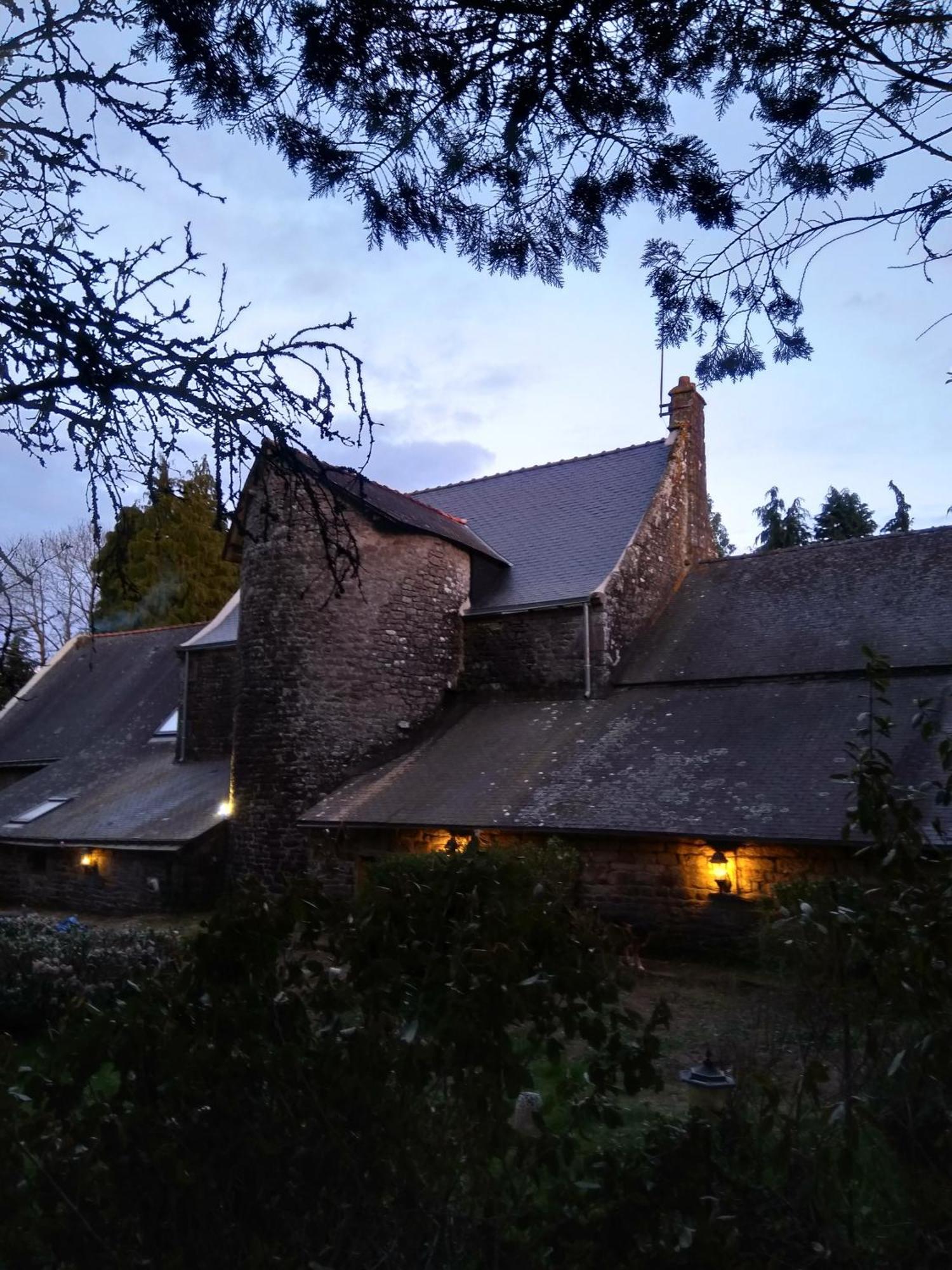 Manoir Du Grand Chene Hotel La Vraie-Croix Exterior photo